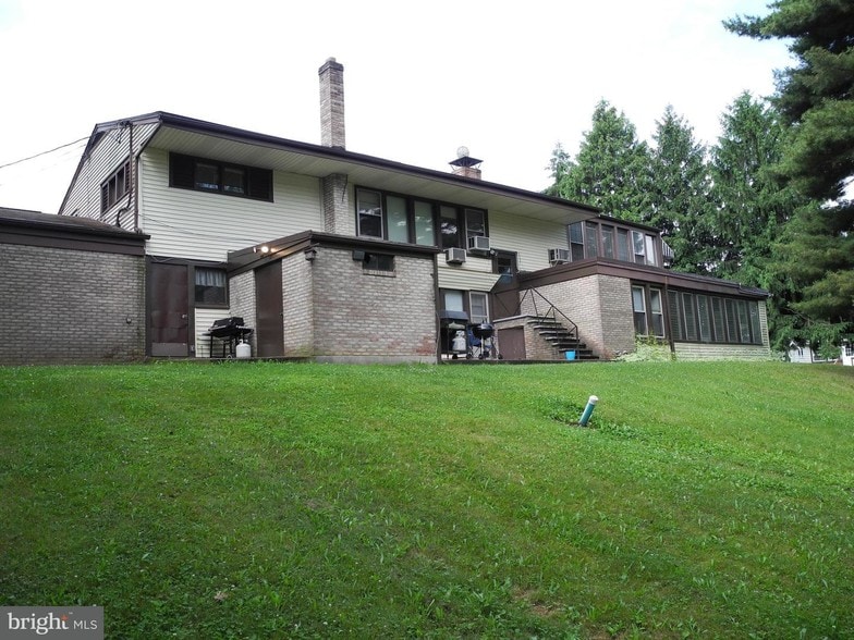 6000 Chambers Hill Rd, Harrisburg, PA à vendre - Photo du bâtiment - Image 3 de 10