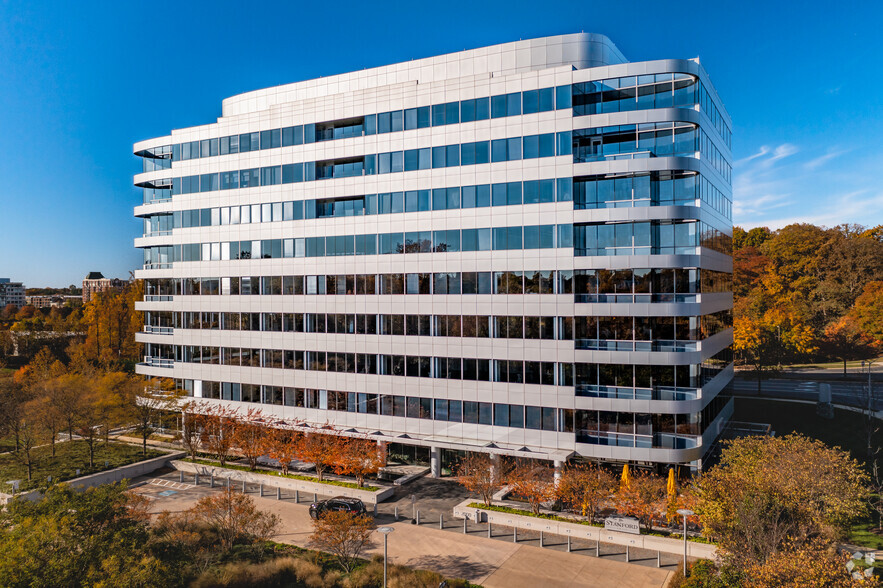 2000 Tower Oaks Blvd, Rockville, MD for lease - Building Photo - Image 1 of 8