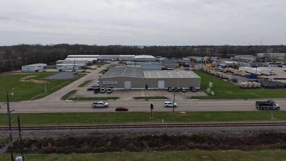 8784 S Choctaw Dr, Baton Rouge, LA à louer - Photo principale - Image 1 de 23