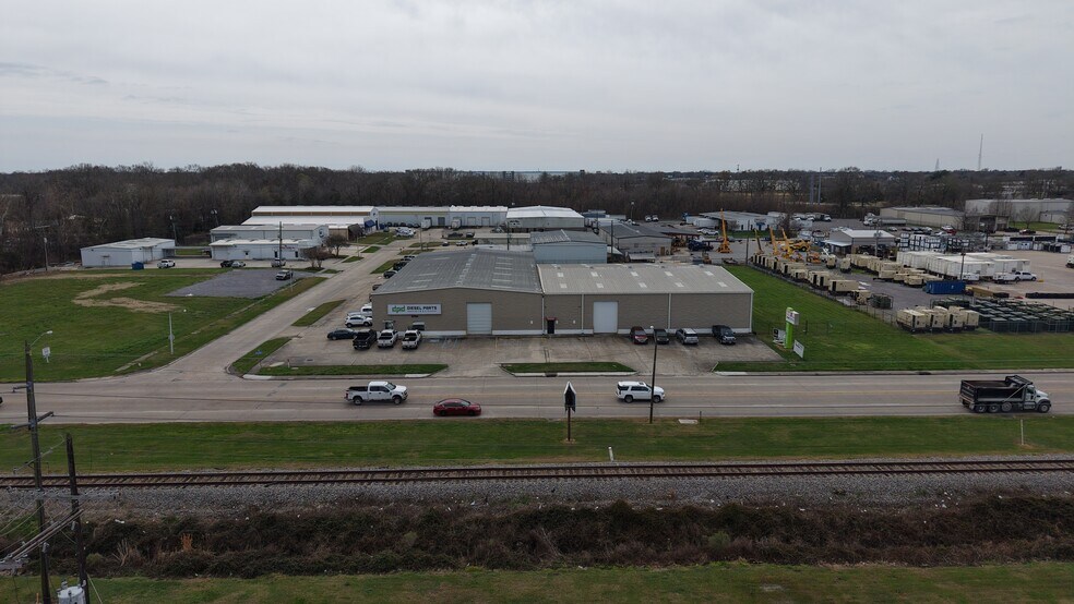 8784 S Choctaw Dr, Baton Rouge, LA for lease - Primary Photo - Image 1 of 23