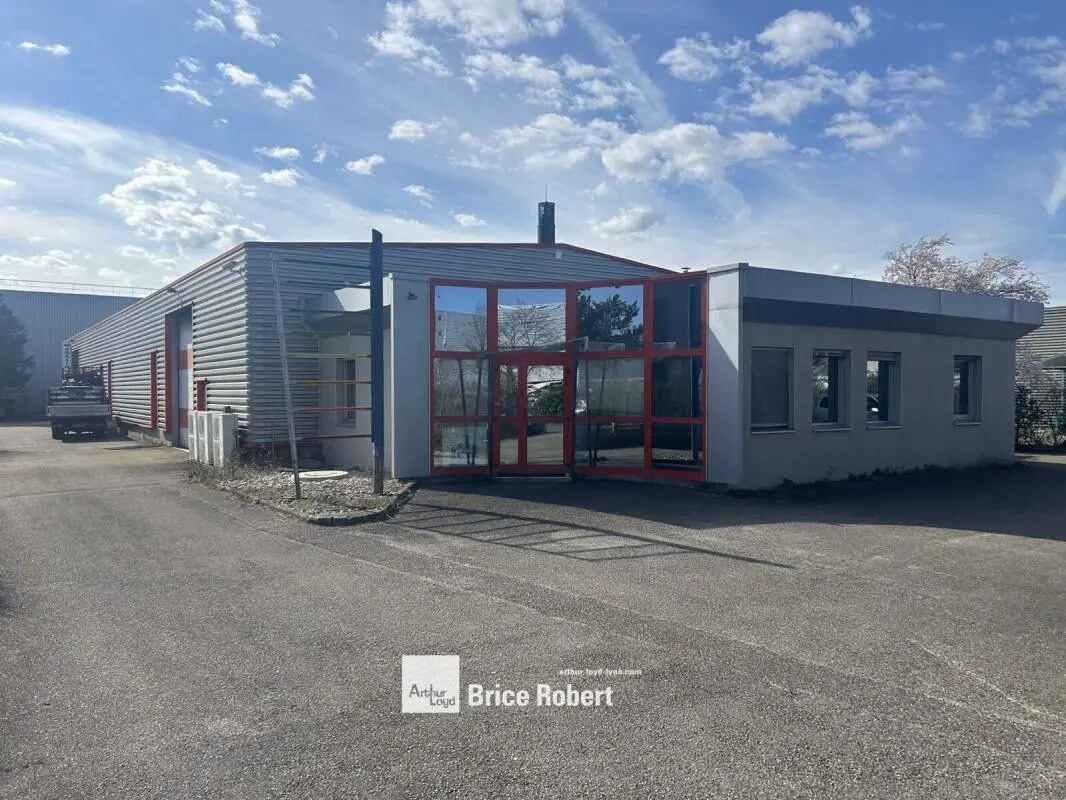 2 Bis Rue De Catalogne, Décines-Charpieu for lease Building Photo- Image 1 of 7