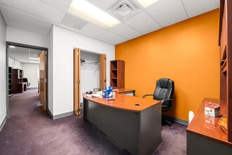 1050 Kemper Meadow Dr, Cincinnati, OH for lease Interior Photo- Image 1 of 35