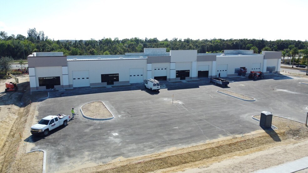 12271 Itec Park Dr, Fort Myers, FL à vendre - Photo du bâtiment - Image 1 de 13