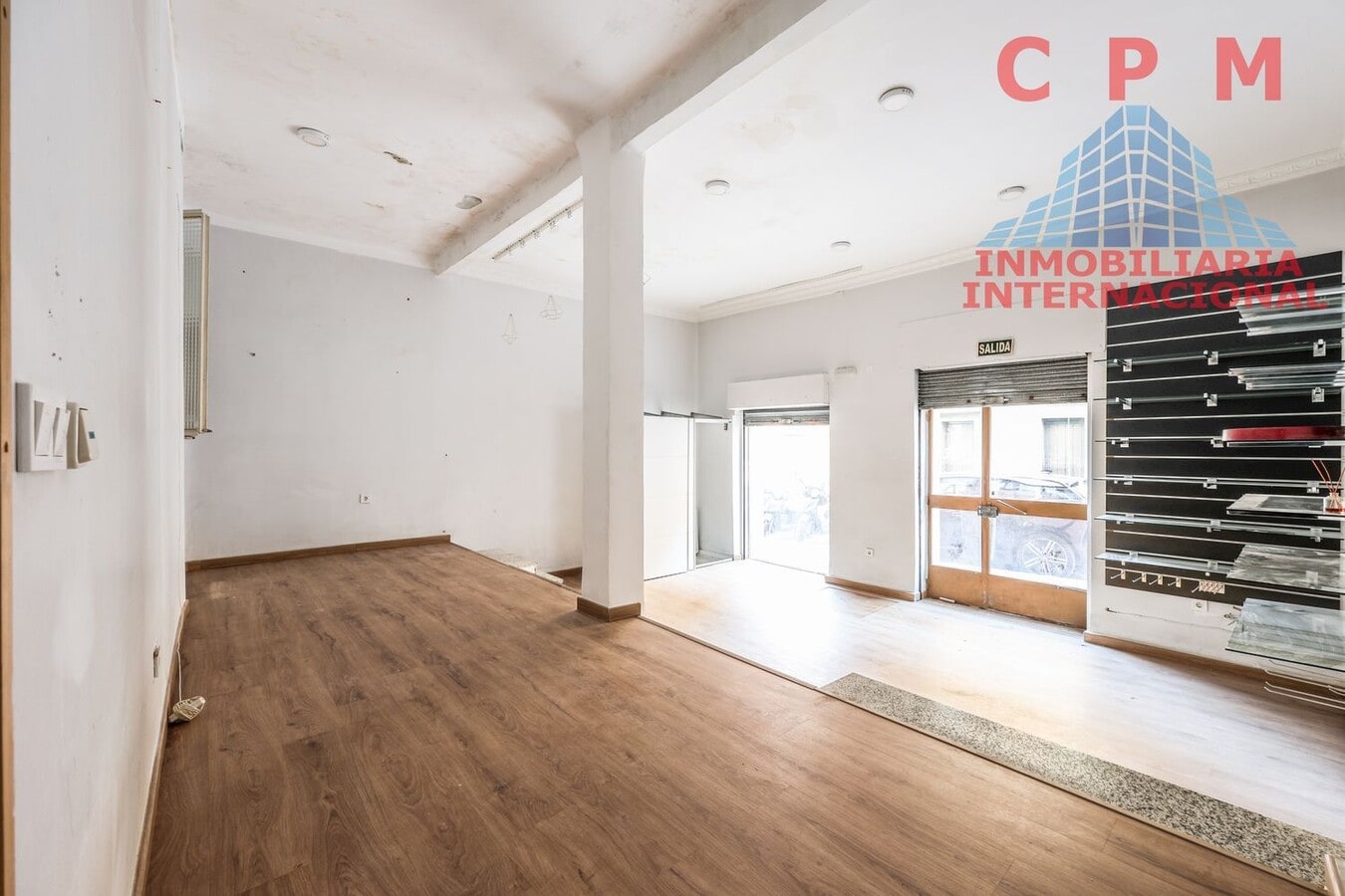 Madrid, MAD 28008 - Unit Puerta DR, Esc. 1 -  - Interior Photo - Image 1 of 9