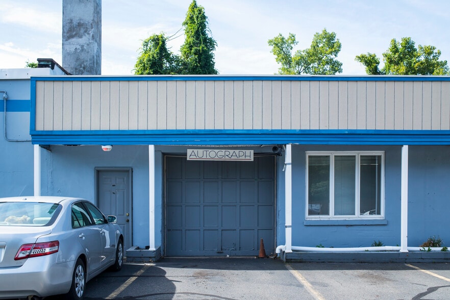 504 Main St, Farmington, CT for lease - Building Photo - Image 3 of 7