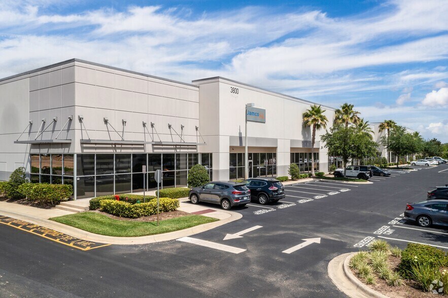 3800 Enterprise Way, Sanford, FL à louer - Photo du bâtiment - Image 1 de 11