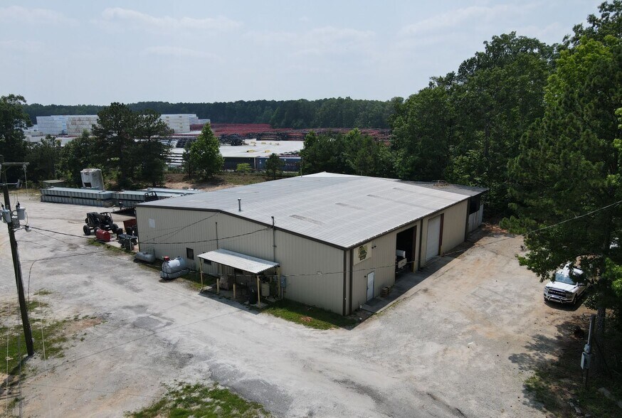 8165 Gullatt Rd, Palmetto, GA à louer - Photo du bâtiment - Image 2 de 2