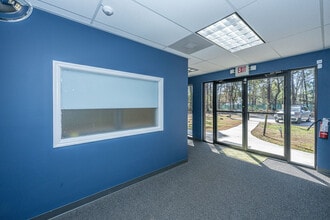 105 Lamplight Cir, Summerville, SC for sale Interior Photo- Image 2 of 15