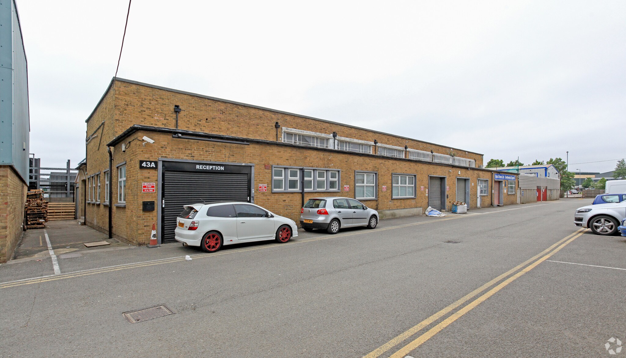 Cumberland Ave, Londres à louer Photo principale- Image 1 de 3