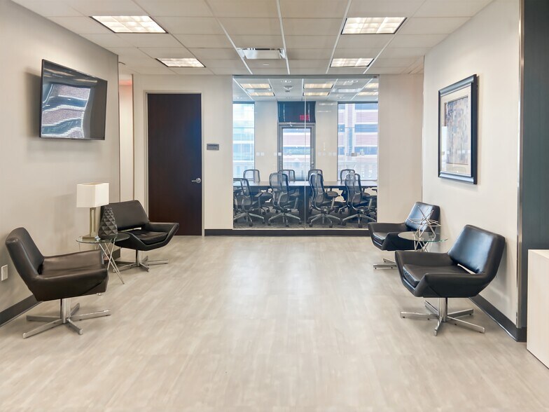 2717 Commercial Center Blvd, Katy, TX à louer - Photo du bâtiment - Image 3 de 15