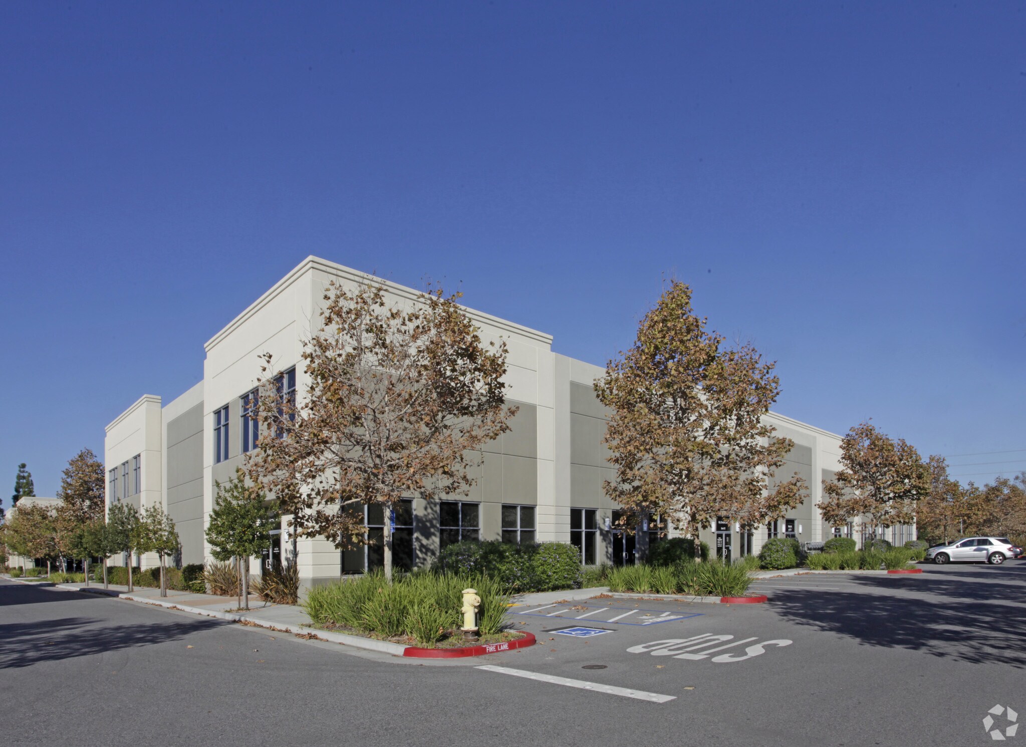 1298 Kifer Rd, Sunnyvale, CA à louer Photo du bâtiment- Image 1 de 43