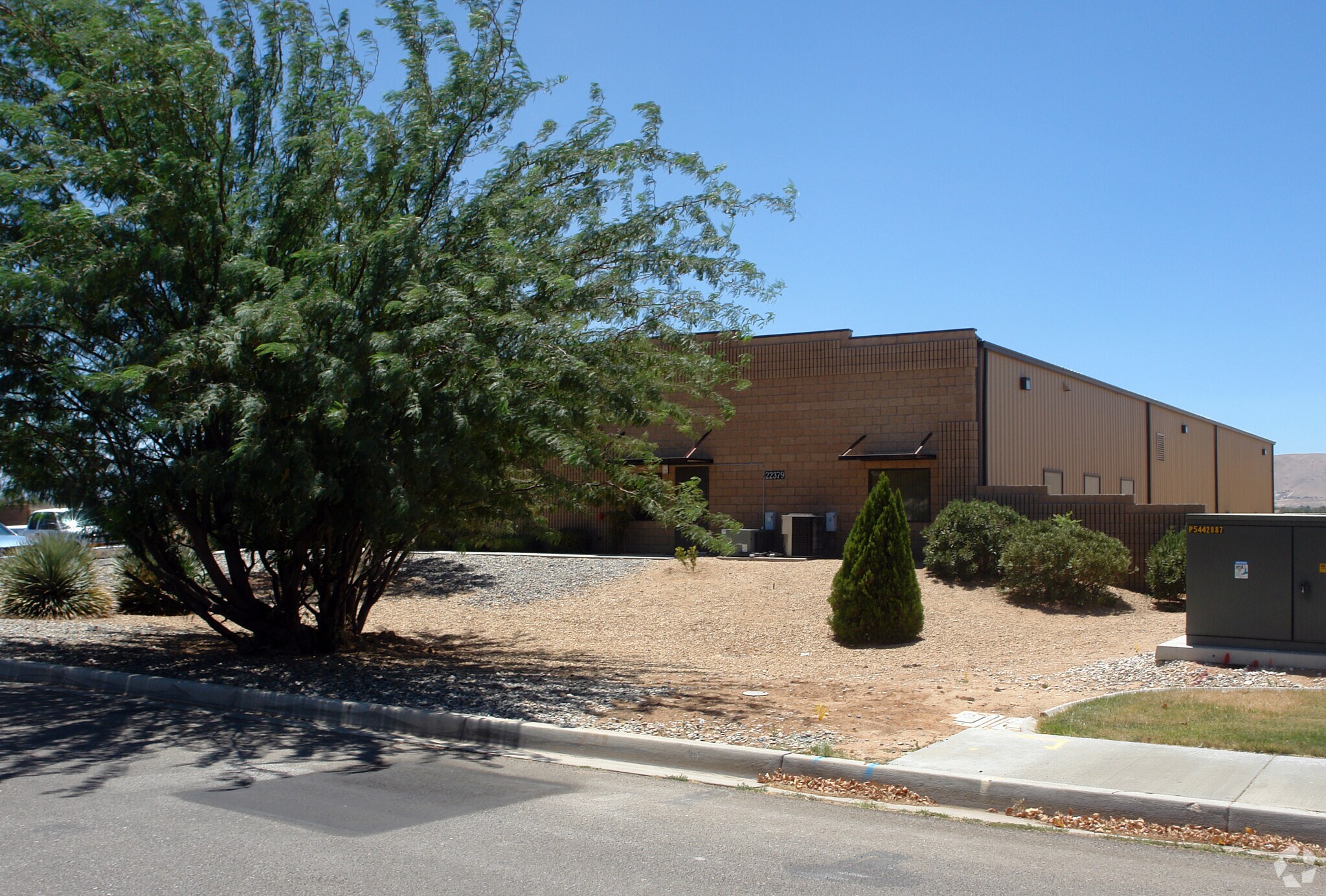 22379 Eyota, Apple Valley, CA à louer Photo du bâtiment- Image 1 de 14
