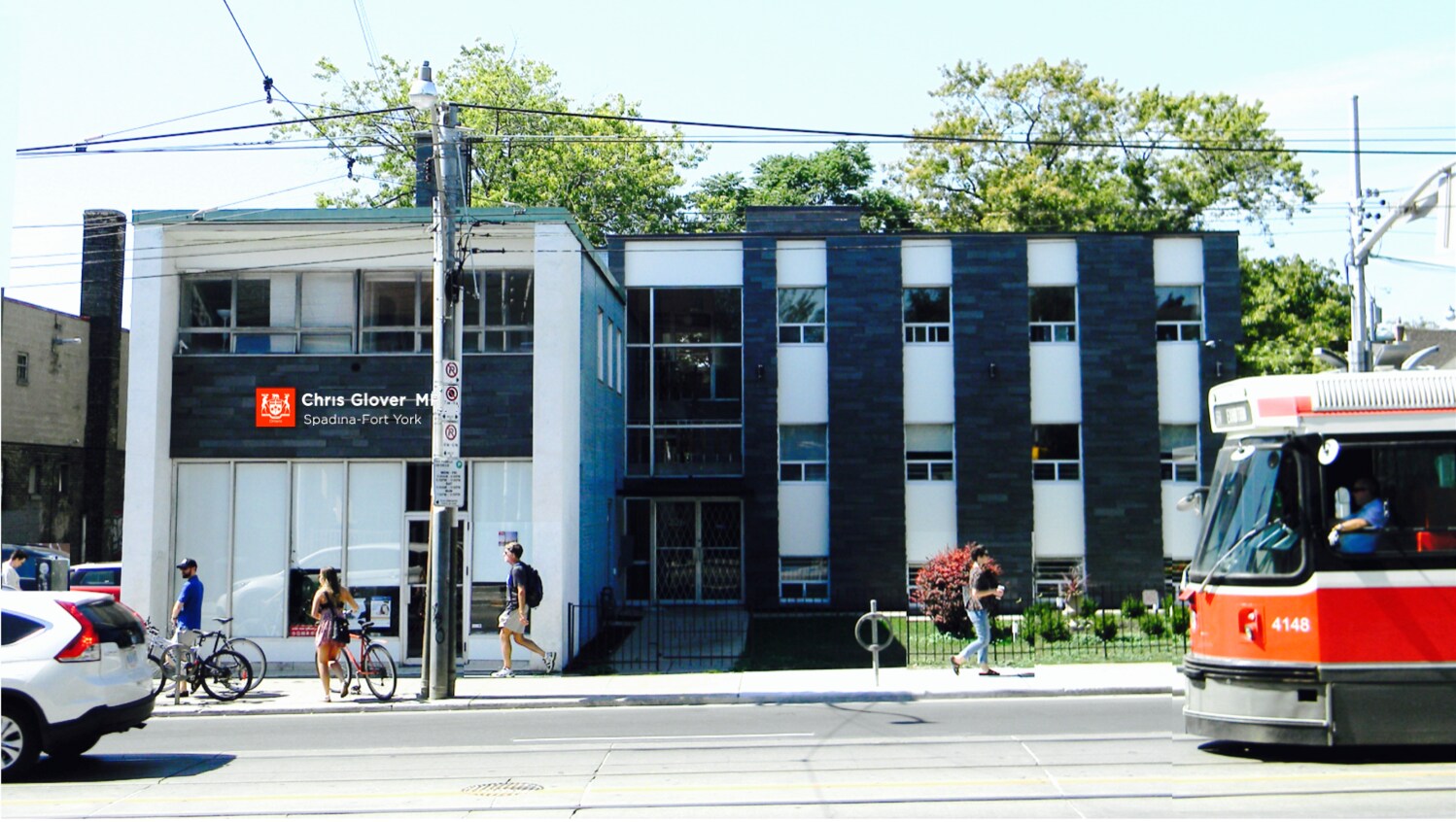 226 Bathurst St, Toronto, ON à louer Photo du bâtiment- Image 1 de 4