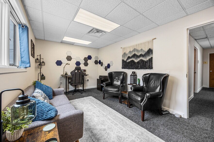 219 N Dixie Way, South Bend, IN for lease - Building Photo - Image 2 of 14