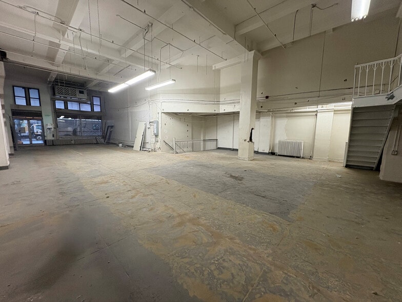 256 W 38th St, New York, NY for lease - Building Photo - Image 3 of 9