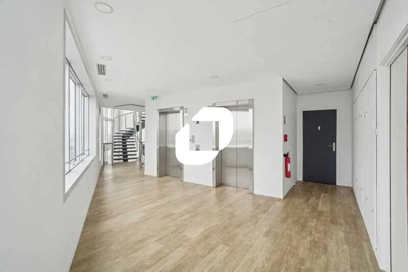 Office in Villepinte for lease - Building Photo - Image 3 of 16