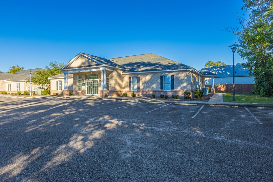 8210A Devon Ct, Myrtle Beach, SC for lease - Building Photo - Image 1 of 37