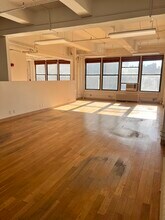 260 W 35th St, New York, NY à louer Photo intérieure- Image 2 de 5