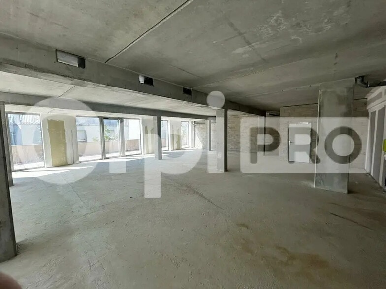 Office in Avon for sale - Building Photo - Image 2 of 5