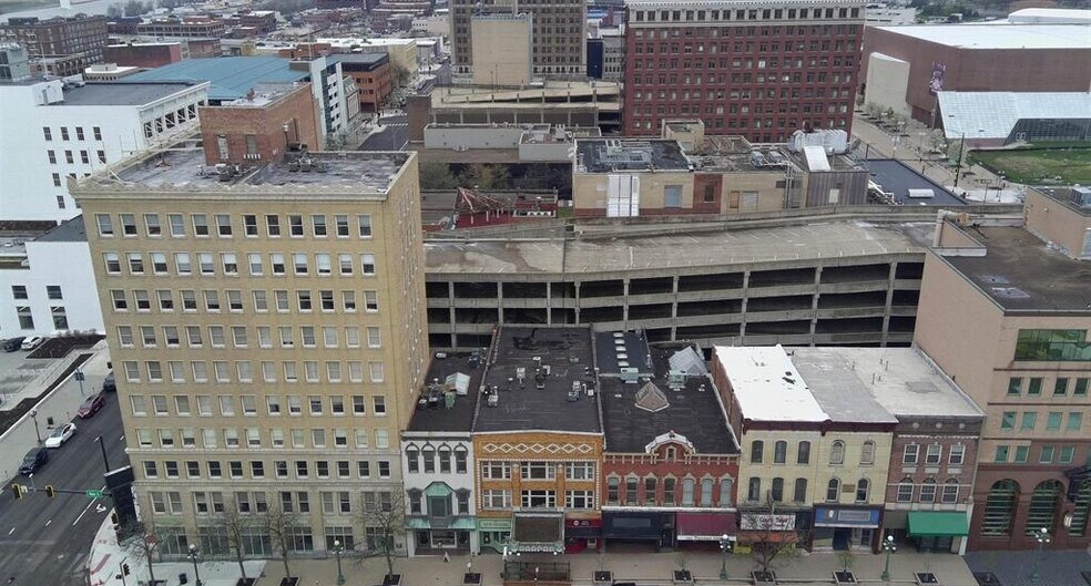 309 Main St, Peoria, IL à vendre - Photo du bâtiment - Image 2 de 19