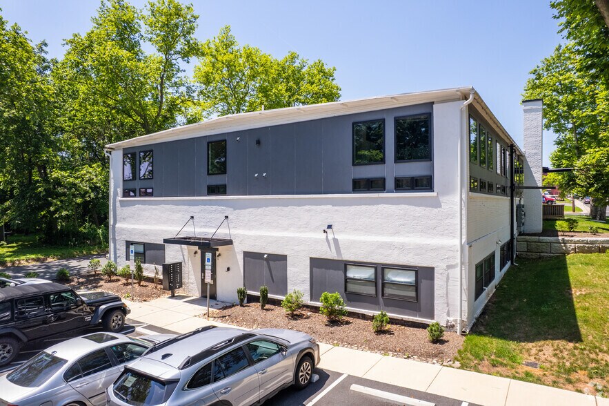 300 Penn St, Pennsburg, PA à vendre - Photo du bâtiment - Image 2 de 13