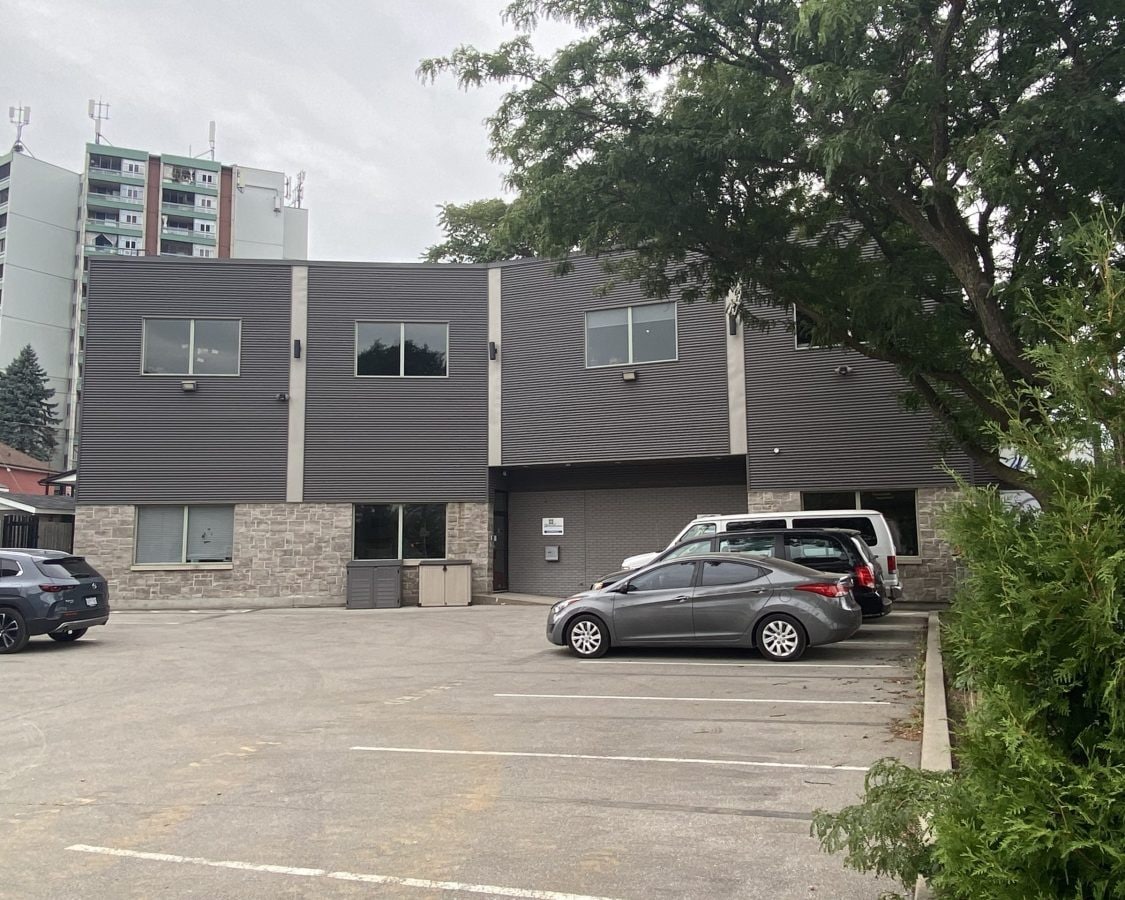 427-435 York Blvd, Hamilton, ON à louer Photo du bâtiment- Image 1 de 12