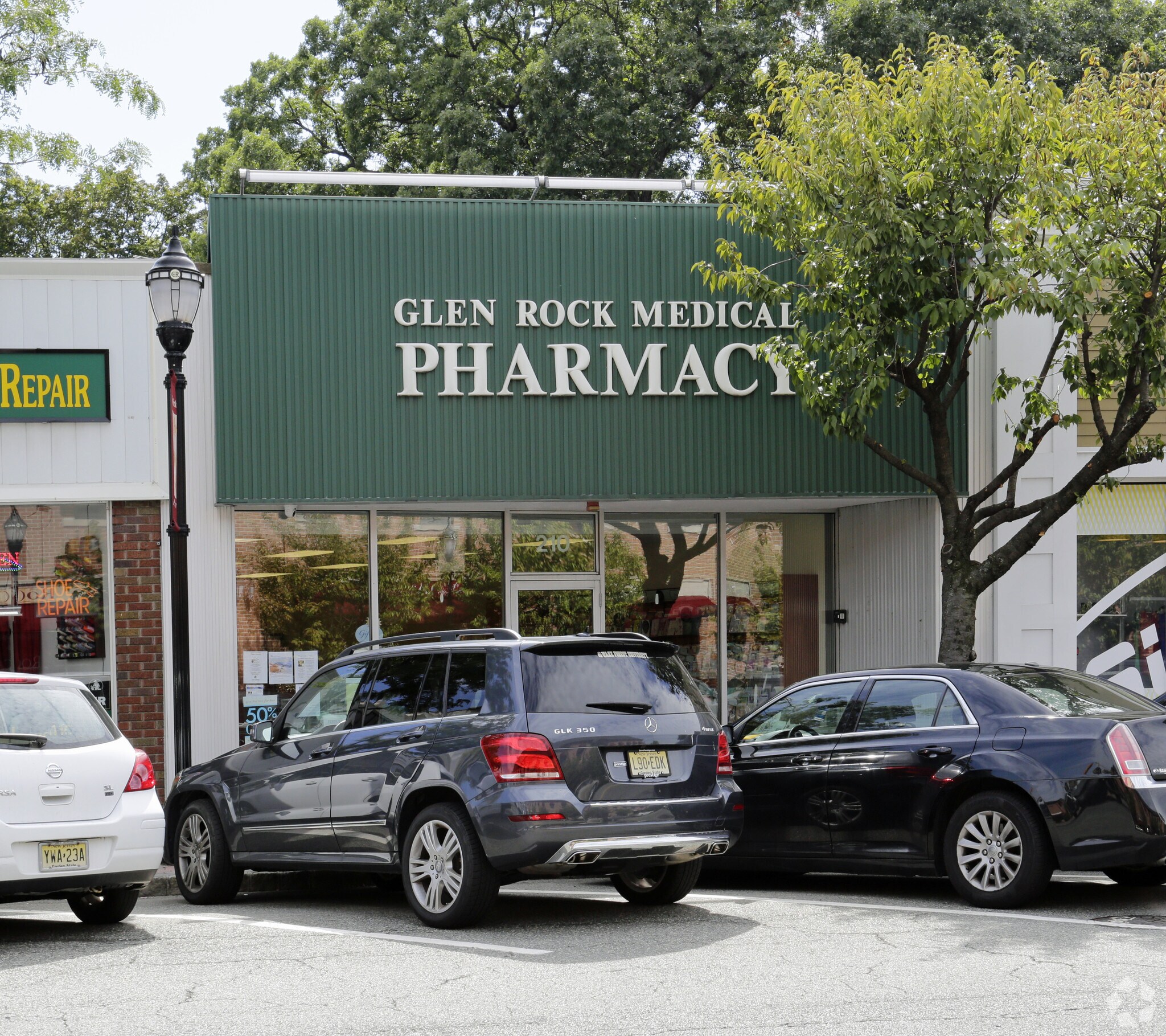 210 Rock Rd, Glen Rock, NJ à louer Photo principale- Image 1 de 6