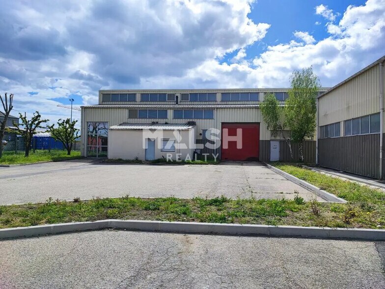 Flex in Mornant for lease - Building Photo - Image 1 of 5