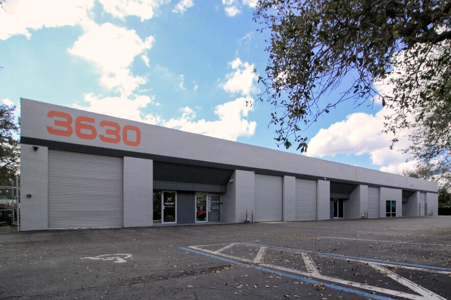 3630 Consumer St, West Palm Beach, FL for lease - Building Photo - Image 2 of 21
