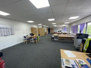 Millshaw Park Close, Leeds à louer Photo intérieure- Image 2 de 2