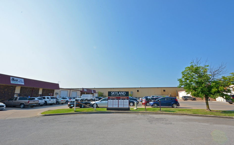 5130-5159 S 94th East Ave, Tulsa, OK for lease - Building Photo - Image 1 of 10