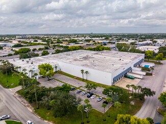 Plus de détails pour 5255 NW 159th St, Miami Lakes, FL - Industriel à louer