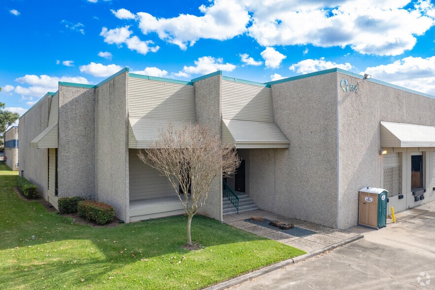 3701-3749 Yale St, Houston, TX for lease - Primary Photo - Image 3 of 7