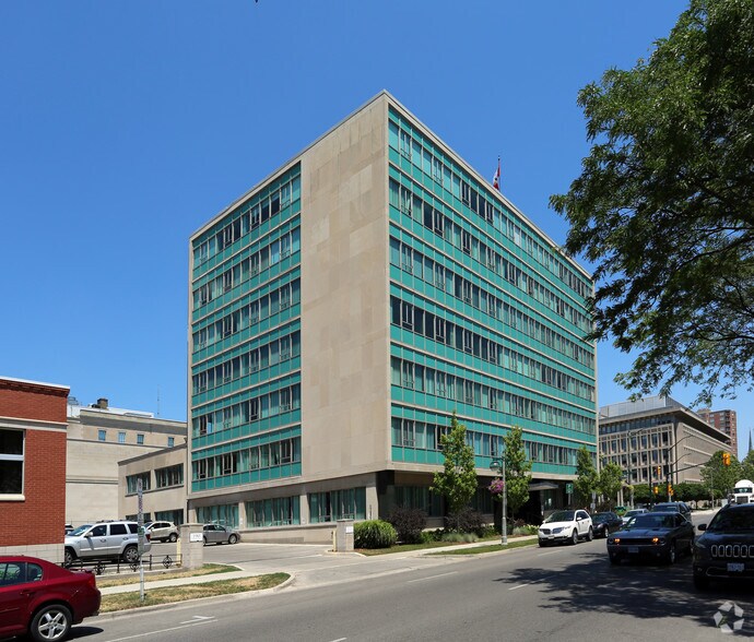 200 Queens Ave, London, ON à louer - Photo du bâtiment - Image 3 de 3