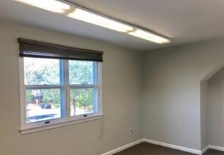 106 E Ridgewood Ave, Paramus, NJ for lease Interior Photo- Image 1 of 1