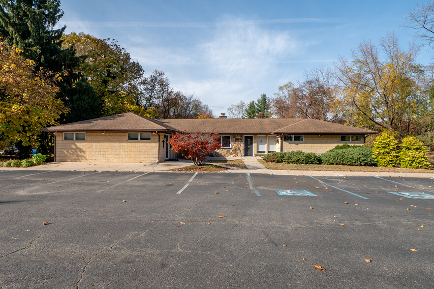 315 Forsgate Dr, Monroe Township, NJ for sale - Building Photo - Image 1 of 1