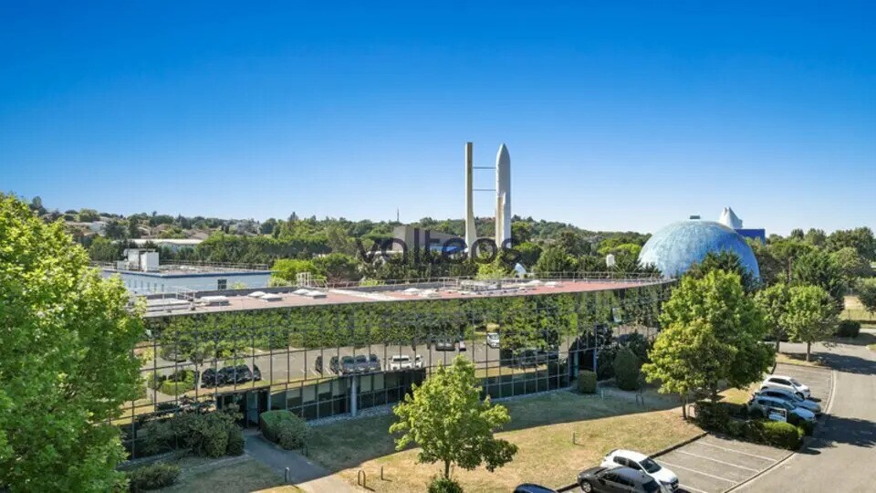 2  4 Rue Maryse Hilsz, Toulouse for lease Building Photo- Image 1 of 13