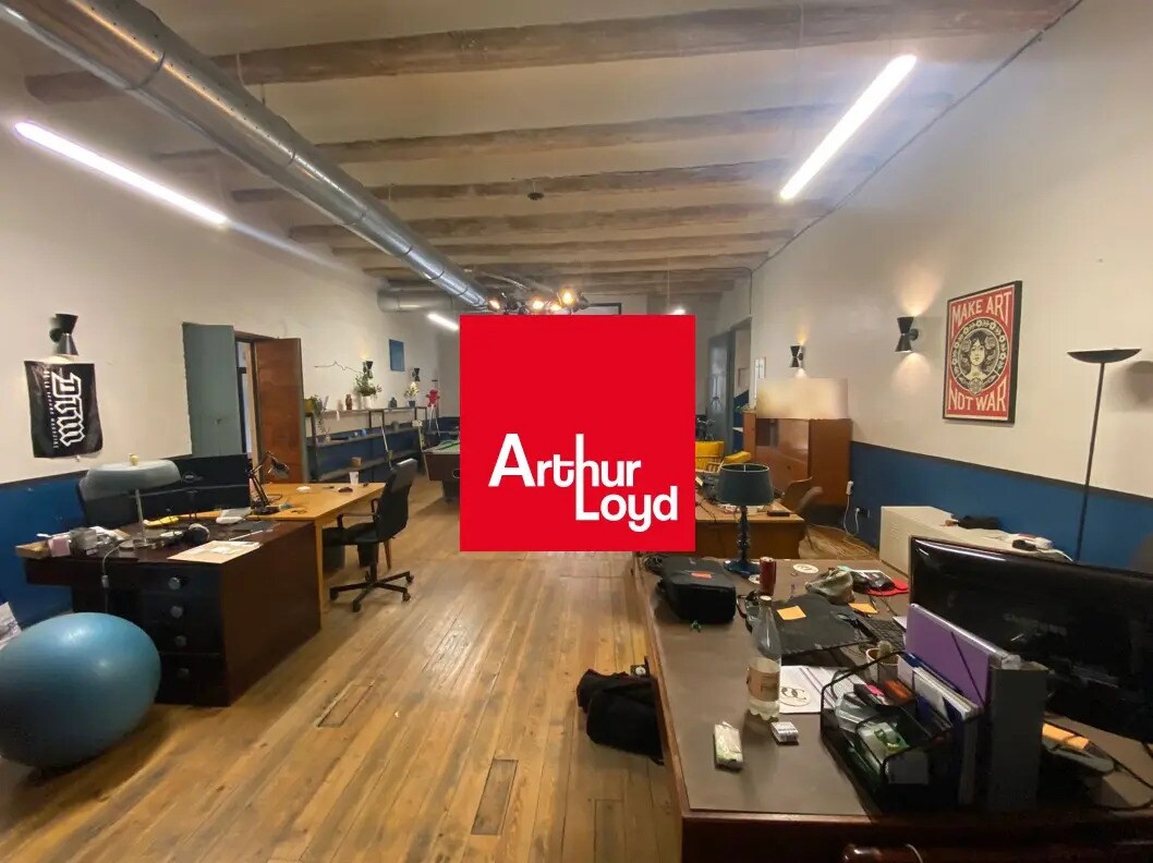 Office in Marseille for lease Interior Photo- Image 1 of 5