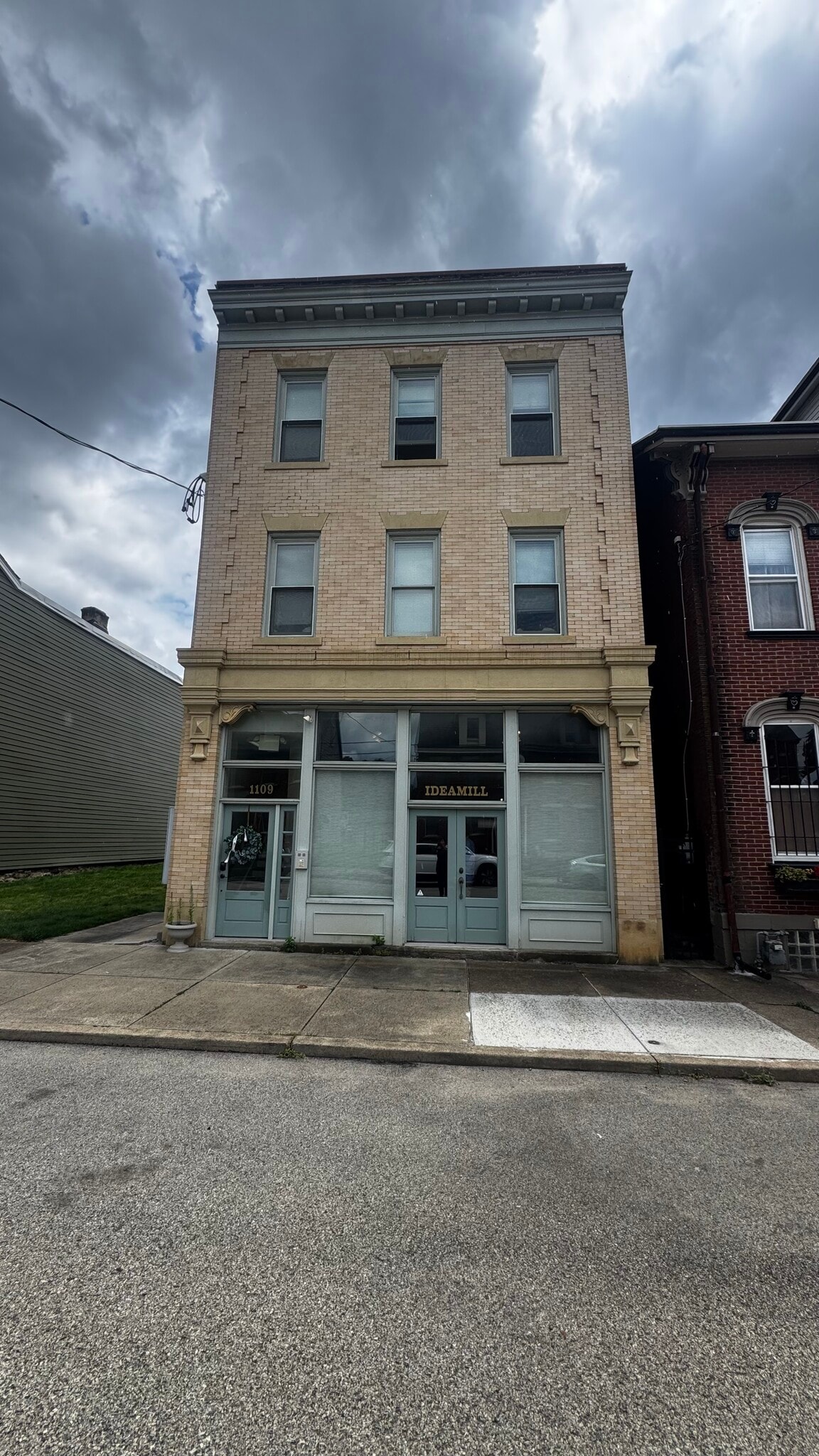 1109 Liverpool St, Pittsburgh, PA for lease Building Photo- Image 1 of 12