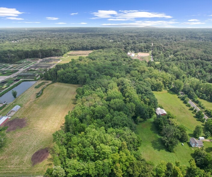 9310 Rushton Rd, South Lyon, MI for sale - Building Photo - Image 2 of 16