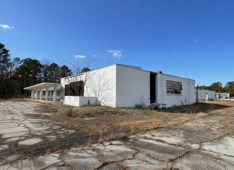 5545 Stonewall Tell Rd, College Park, GA à vendre - Photo du bâtiment - Image 3 de 9