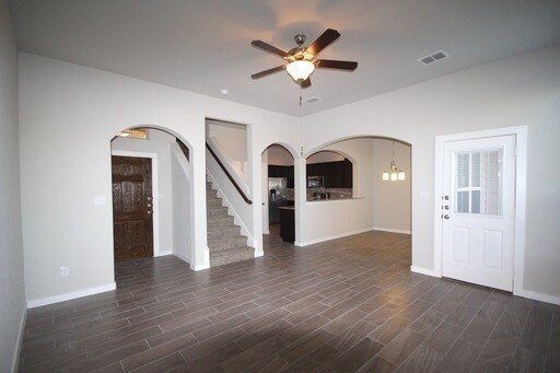 136 Lakeview Ct, Kyle, TX à vendre - Photo intérieure - Image 3 de 17