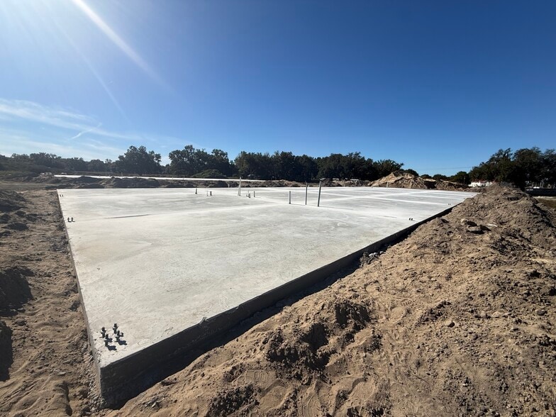 3023 E C 48, Center Hill, FL for lease - Building Photo - Image 1 of 7