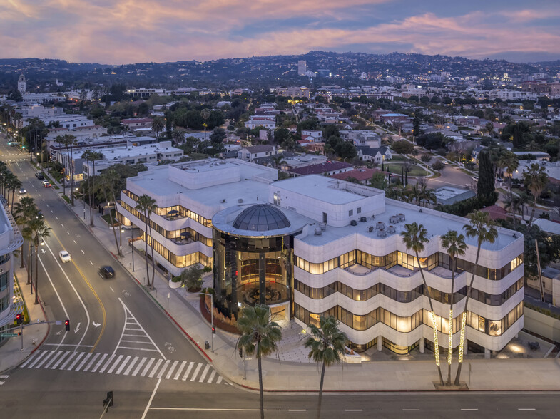 100 N Crescent Dr, Beverly Hills, CA à louer - Photo du bâtiment - Image 1 de 5