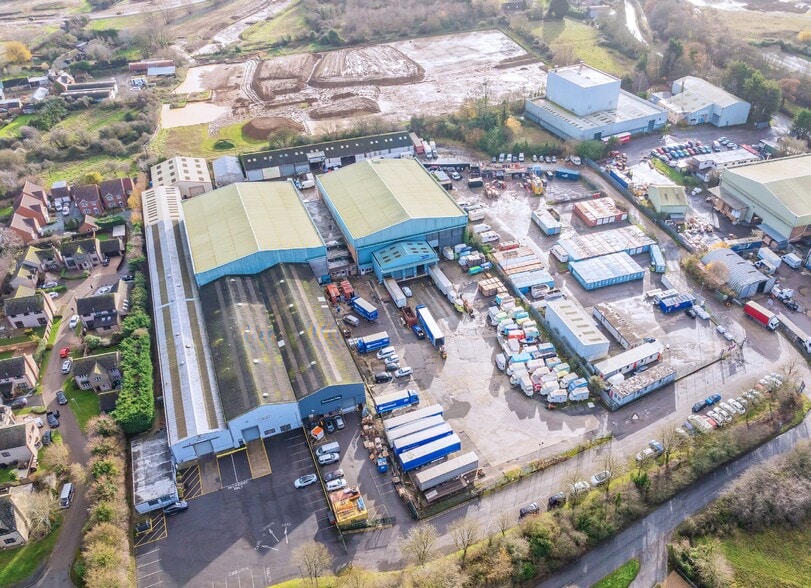 Thornhill Industrial Estate portefeuille de 2 propriétés à vendre sur LoopNet.ca - Aérien - Image 2 de 12