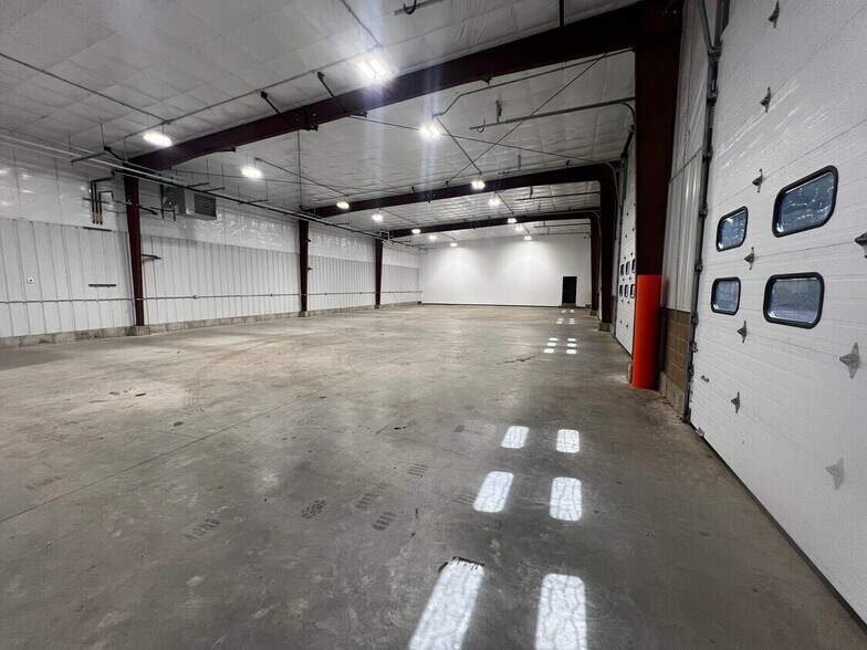 50 Newberry Rd, East Windsor, CT à louer - Photo intérieure - Image 3 de 9