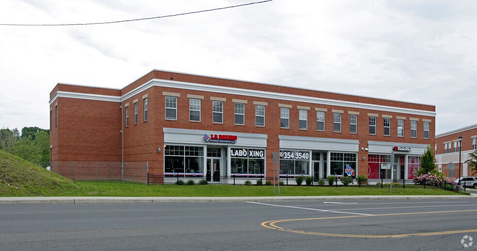 30 Belden Ave, Norwalk, CT à louer - Photo du bâtiment - Image 2 de 4