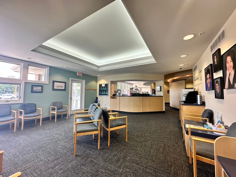 126 Herrick Park Dr, Tecumseh, MI for sale - Interior Photo - Image 3 of 4