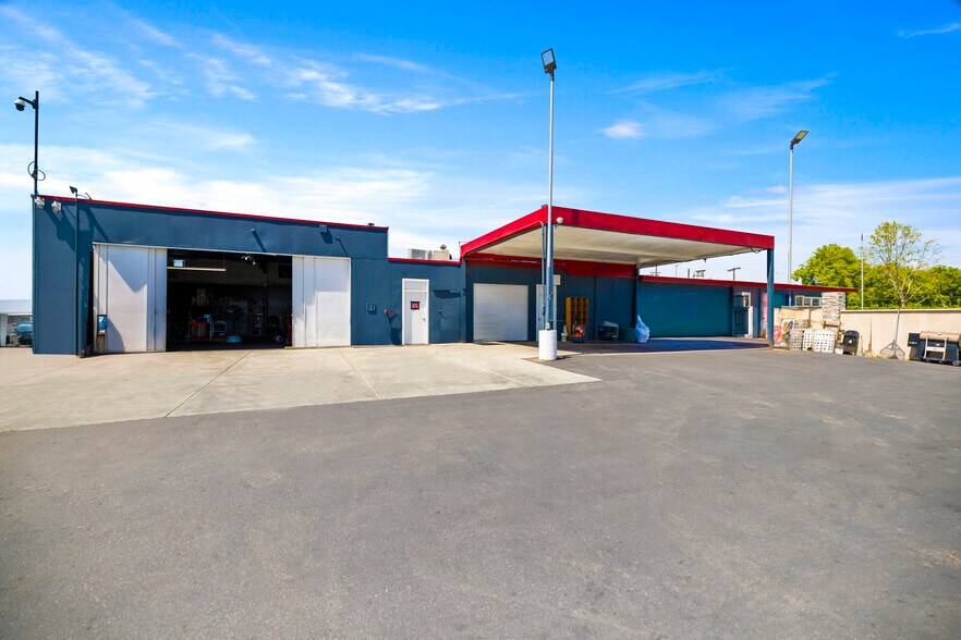 9920 Arlington Ave, Riverside, CA à vendre - Photo du bâtiment - Image 3 de 11