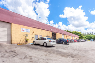 5055-5065 NW 159th St, Miami Lakes FL - Entrepôt